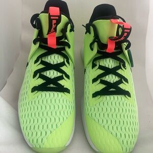 Nike Lebron Witness V Shoes "Grinch" Lime Glow Black Bright Mango box included